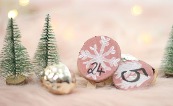 Selbstgemachte Klammern für den DIY Adventskalender.