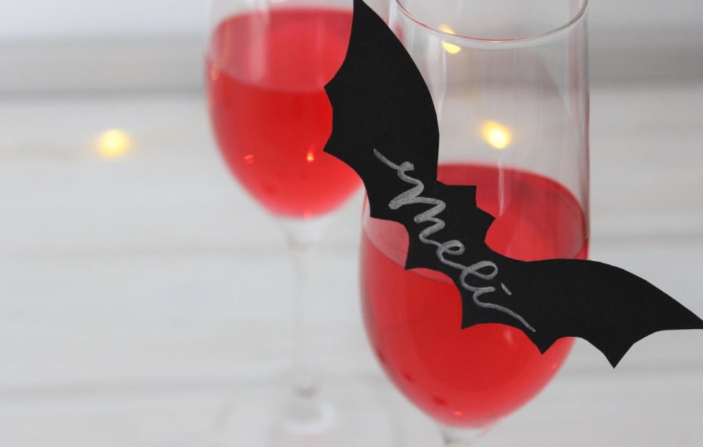 Fledermaus mit Lettering als Glasmarker