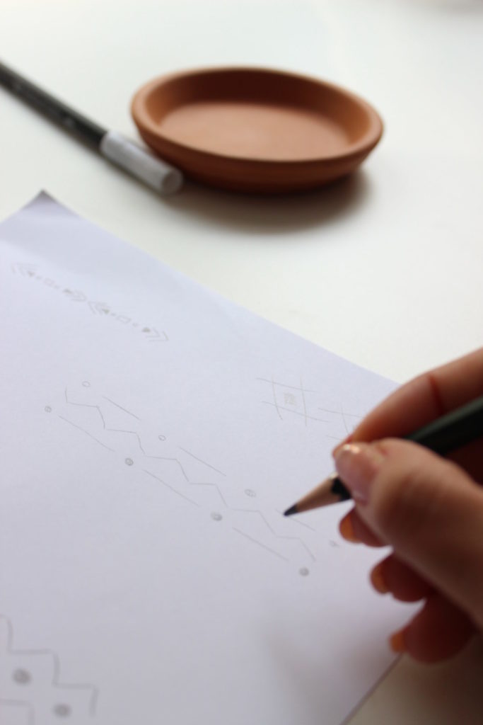 Verschiedene Boho Muster für eine Bienentränke 