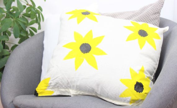 Selbst bedruckter Kissenbezug mit Sommer Motiven.