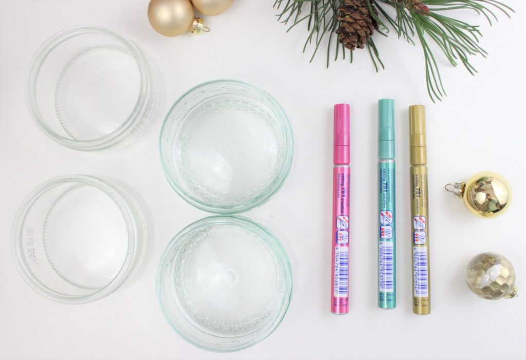 Alles was du für den selbst gemachten Adventskranz aus Einmachgläsern benötigst. 