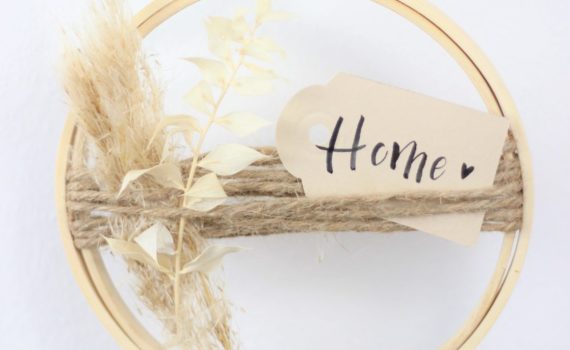 Bastelanleitung für einen Wandkranz mit Trockenblumen